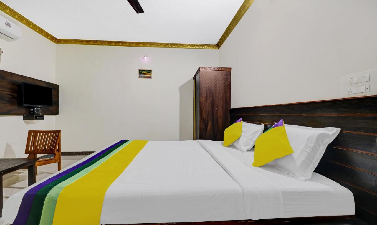 Lee Comfort Kushalnagar Exterior photo