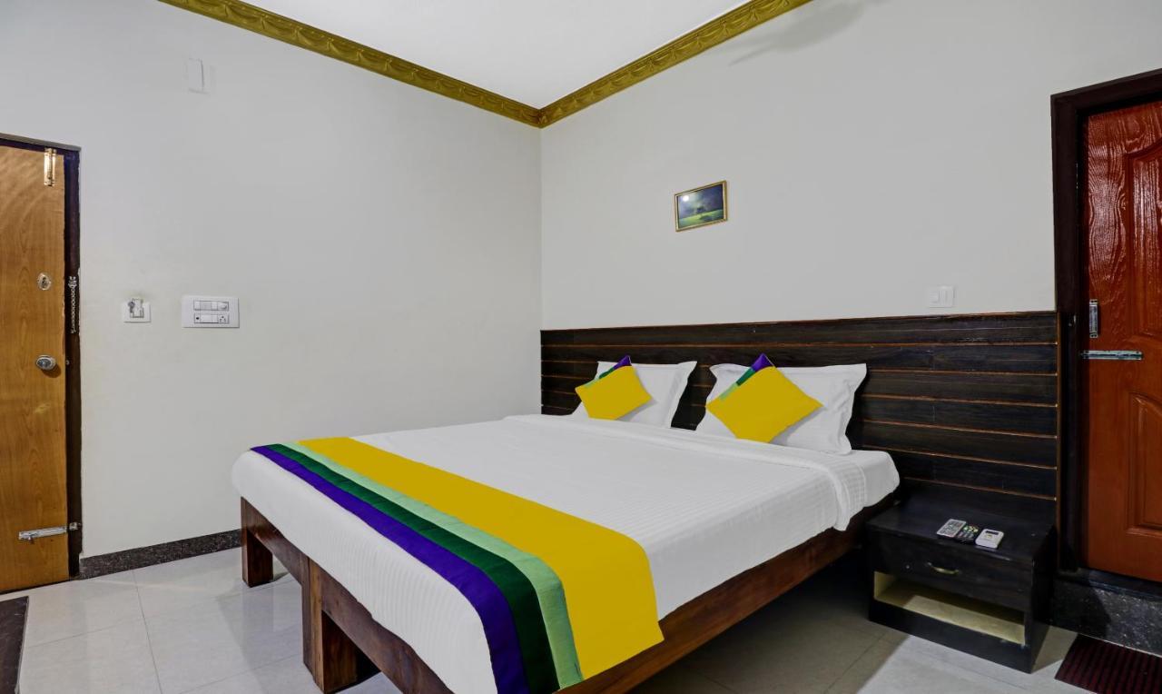 Lee Comfort Kushalnagar Exterior photo
