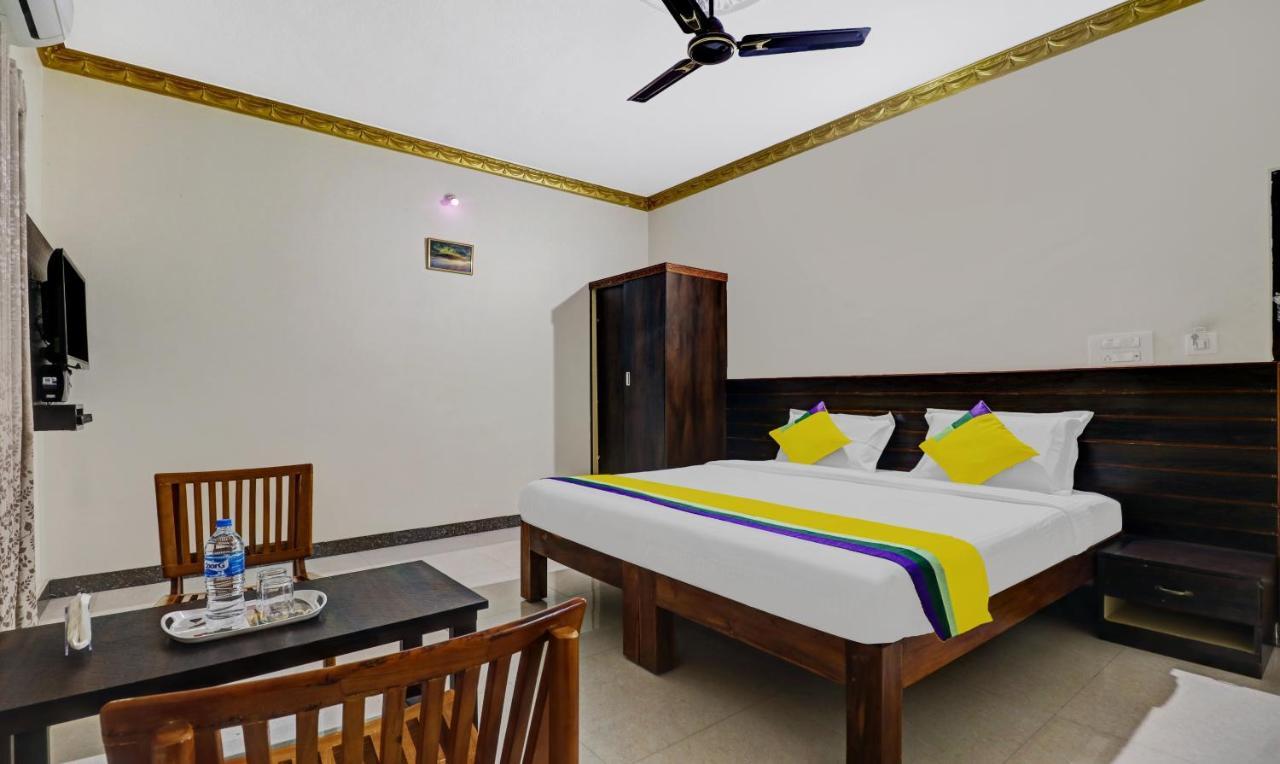 Lee Comfort Kushalnagar Exterior photo