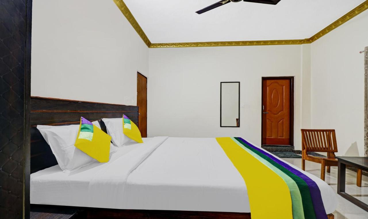 Lee Comfort Kushalnagar Exterior photo