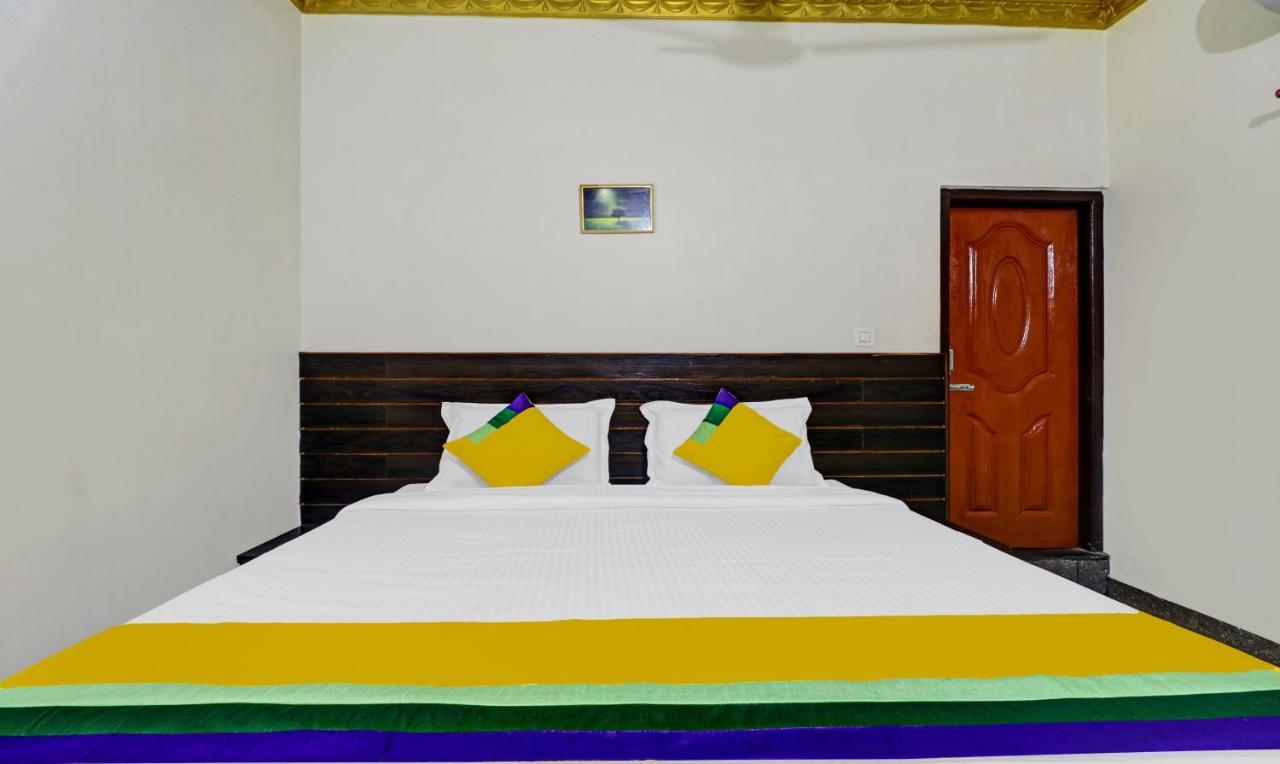 Lee Comfort Kushalnagar Exterior photo