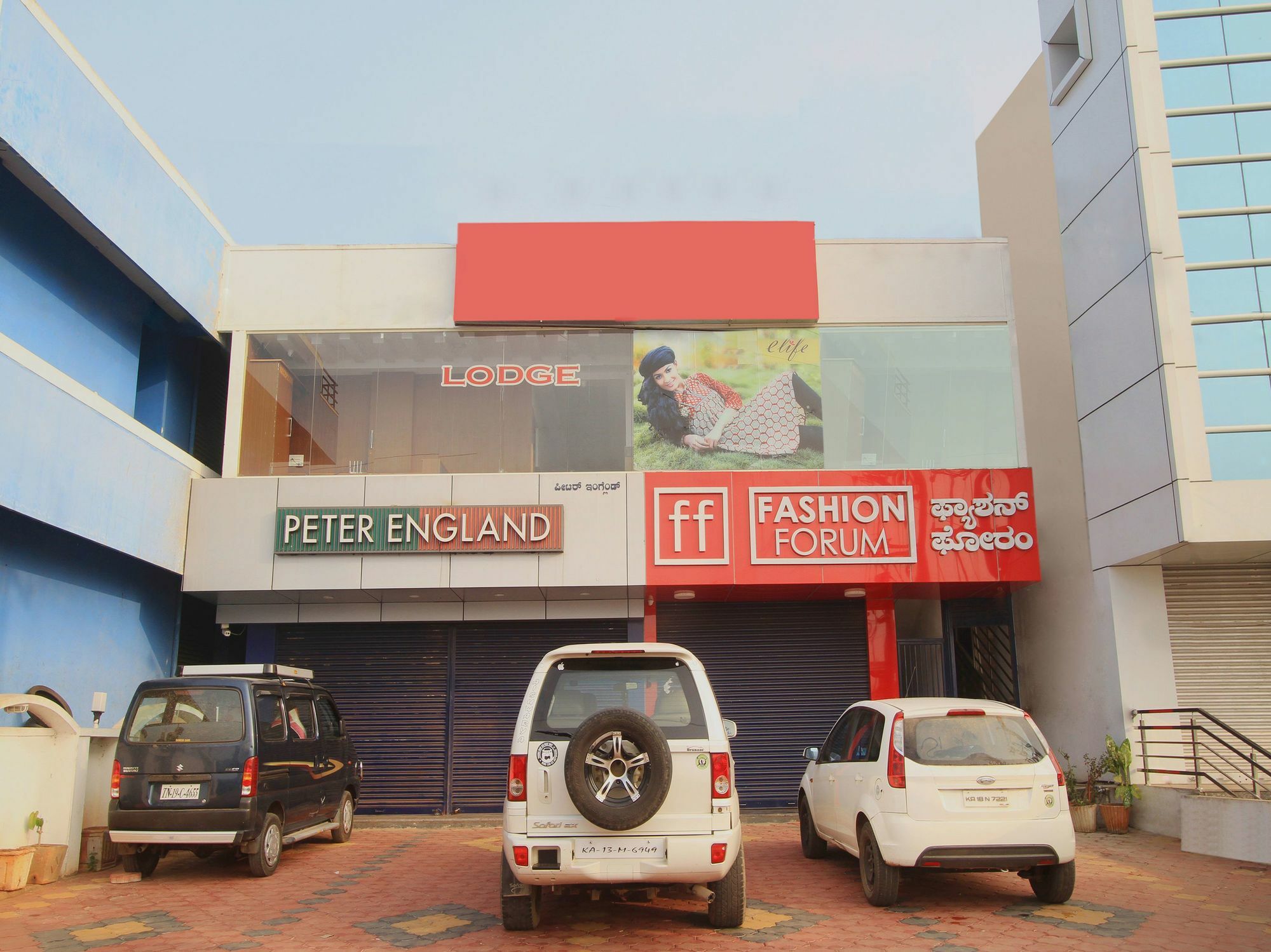 Lee Comfort Kushalnagar Exterior photo